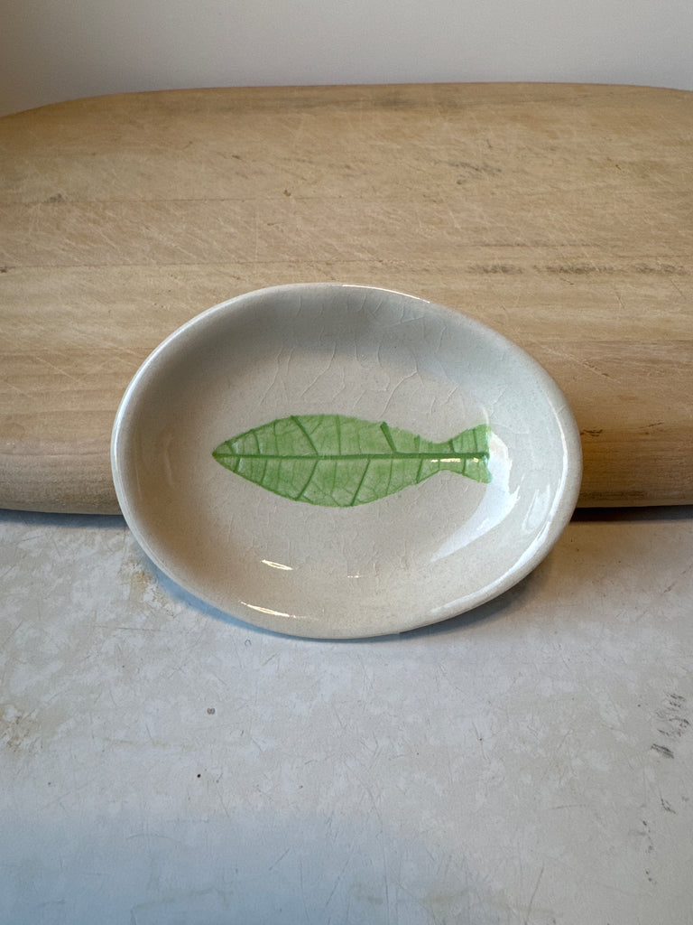 Round Dish with Leaf impression (TX14)