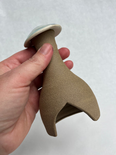 Mushroom Garden House - Bee Balm leaf impression (Q05)
